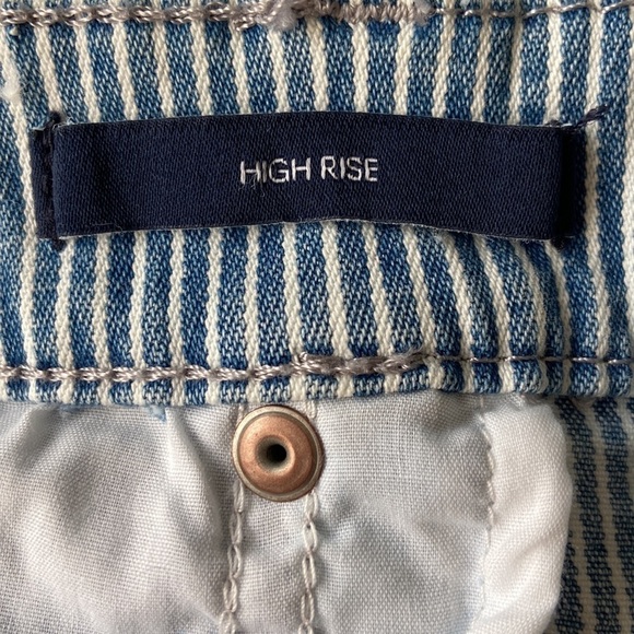 Calvin Klein Railroad Stripes Rolled Cuff Denim Shorts Size 2 NWT - Picture 11 of 13